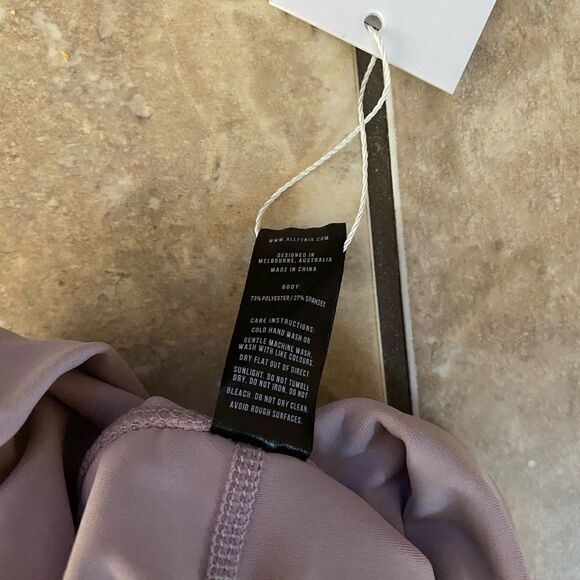 NWT Allfenix S Twilight Blush Leggings - Picture 6 of 6